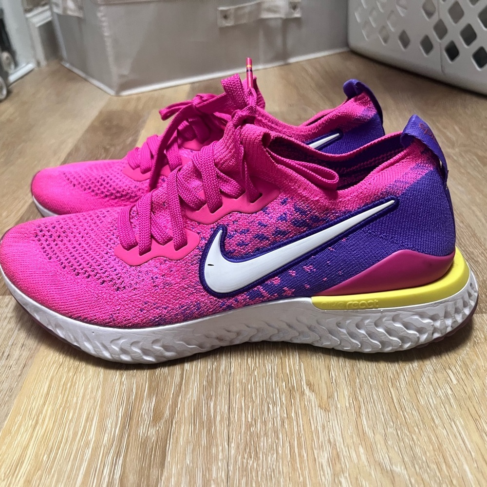 Nike Epic React Size 9 - image 7